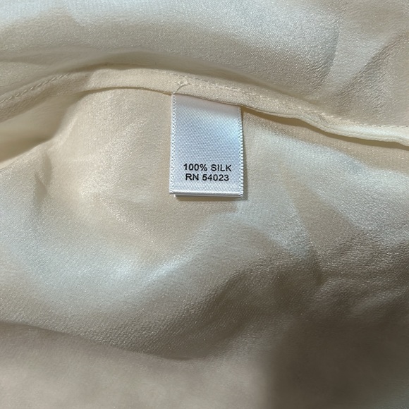 Banana Republic silk top size L - Picture 4 of 4